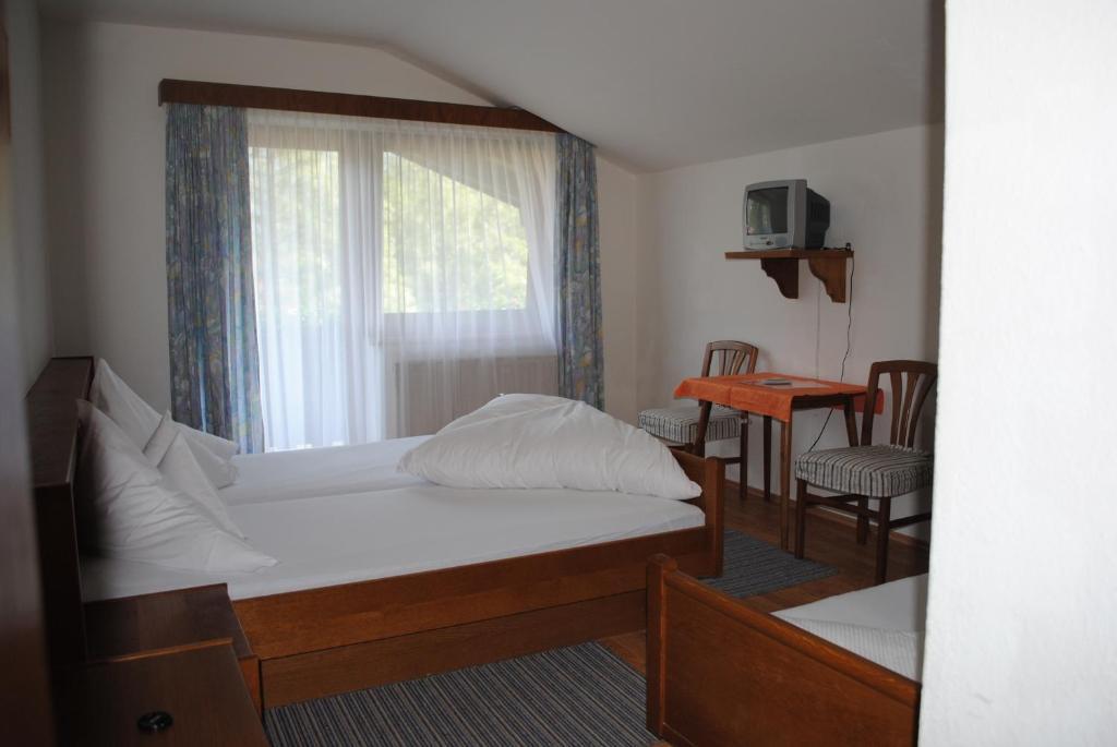Pension Larchenhof Maurach  Rum bild